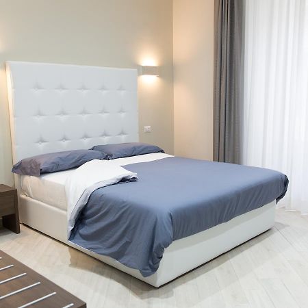 Venustas Roma Hotel Bagian luar foto