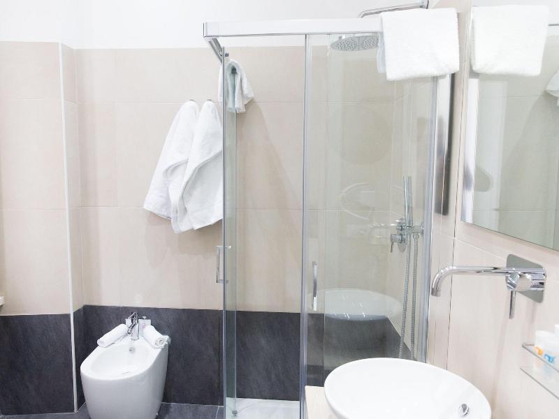 Venustas Roma Hotel Bagian luar foto