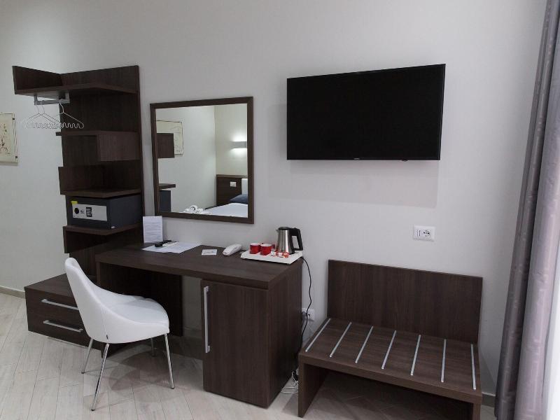 Venustas Roma Hotel Bagian luar foto