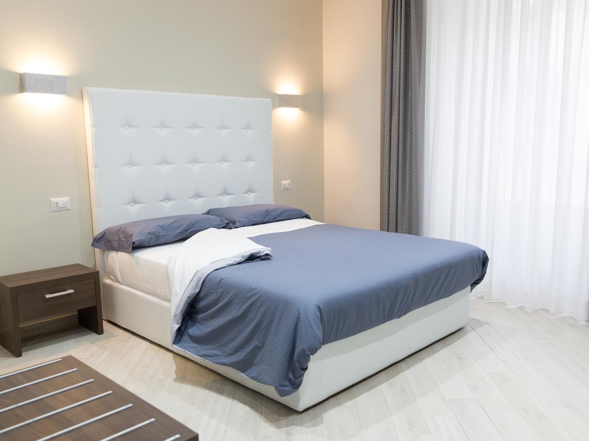 Venustas Roma Hotel Bagian luar foto