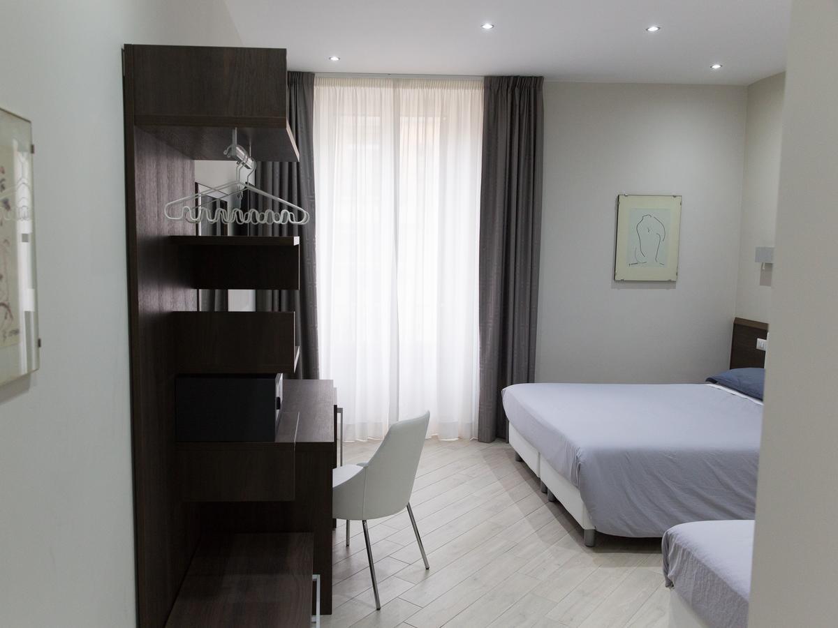 Venustas Roma Hotel Bagian luar foto