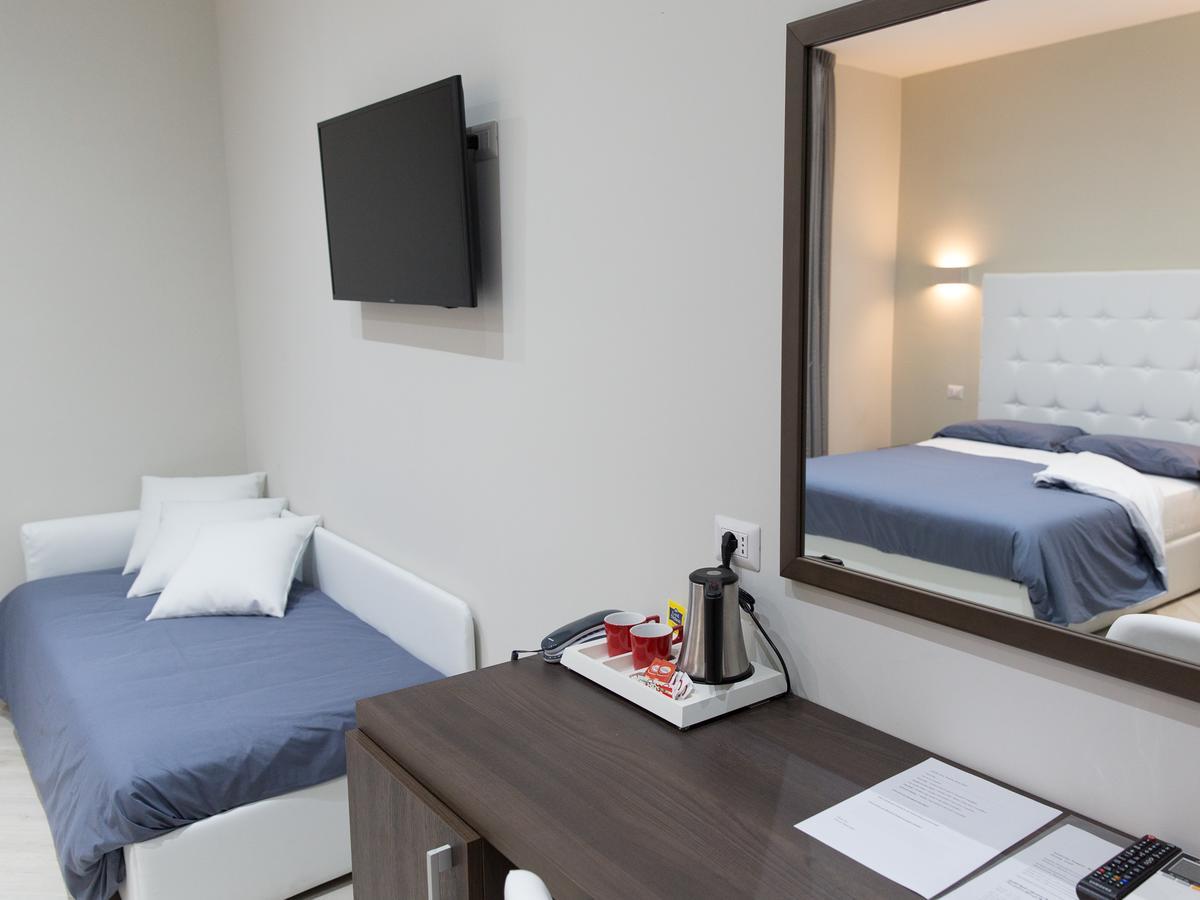 Venustas Roma Hotel Bagian luar foto