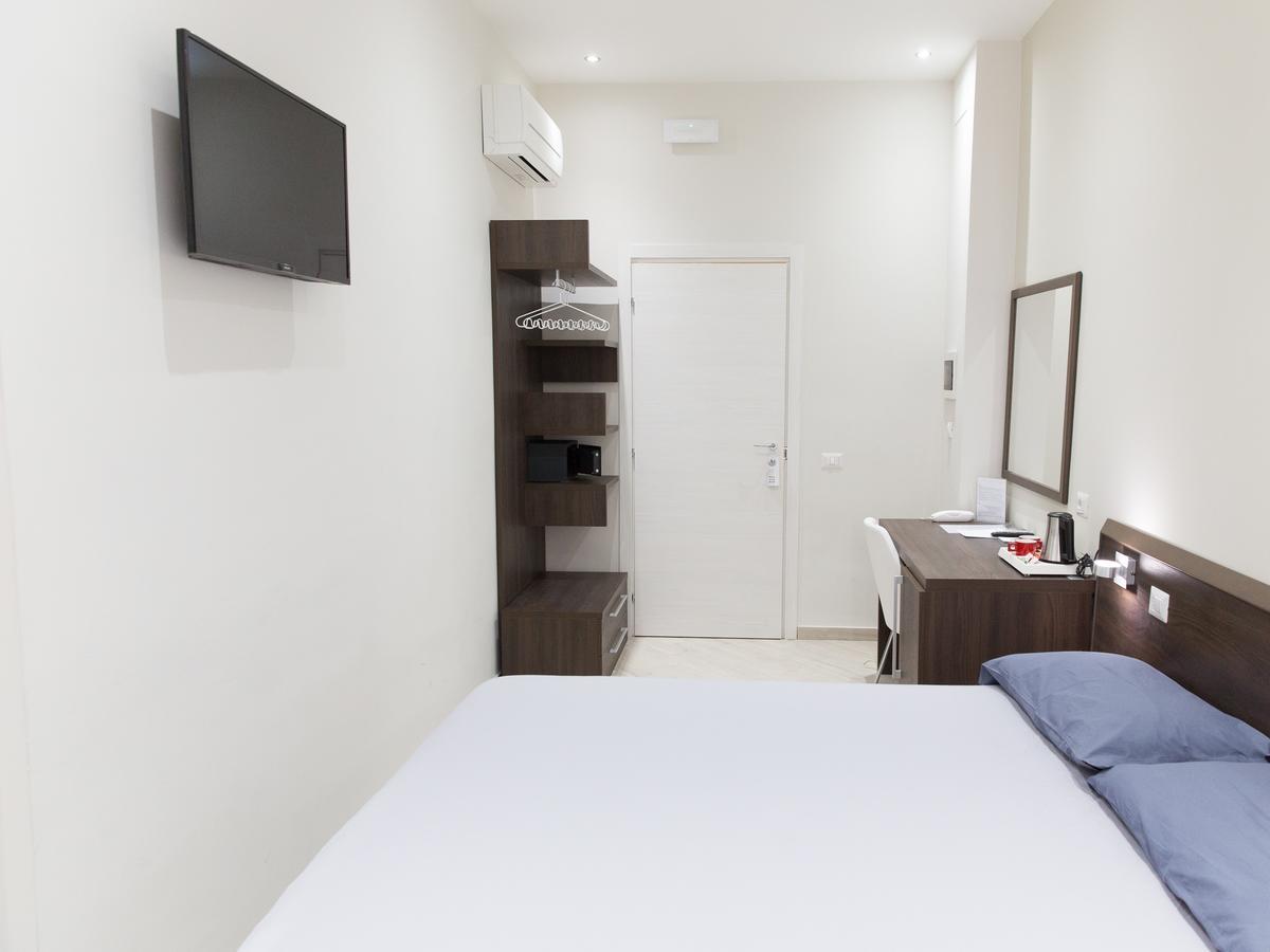Venustas Roma Hotel Bagian luar foto